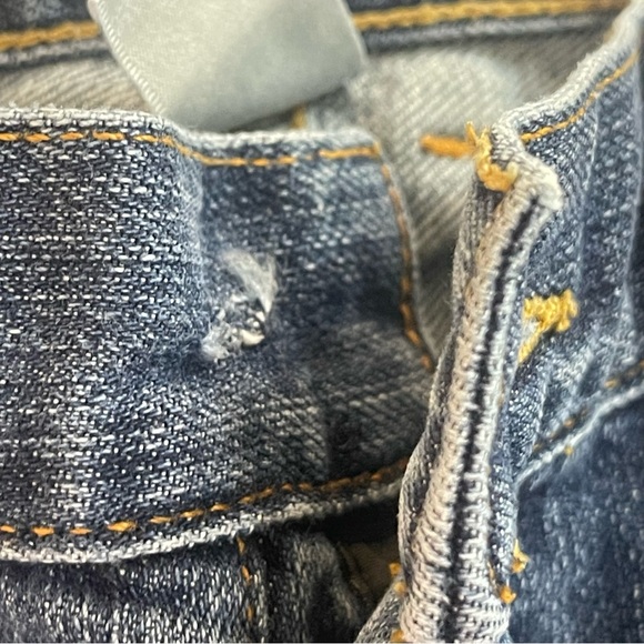 Lucky Brand Dungarees Button Fly Easy Riders Short Inseam Distressed Jeans 10/30 - Picture 7 of 13